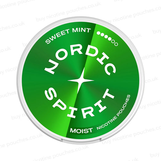 Round nicotine pouch can with green Nordic Spirit Sweet Mint 4-dot branding on a white background.